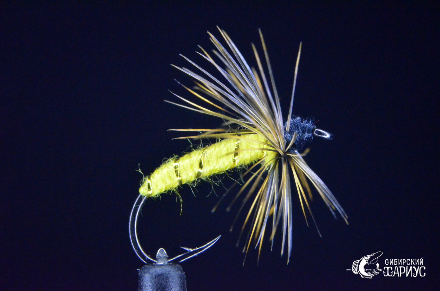 Мушка на одинарном крючке 01