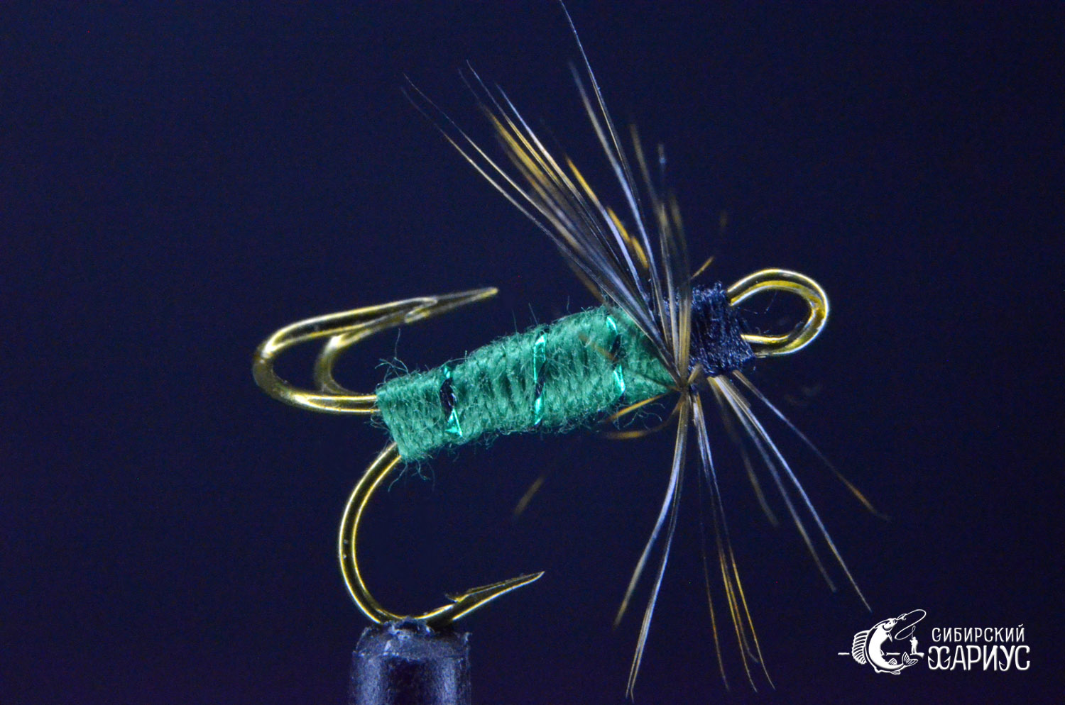 Мушка на тройнике 02