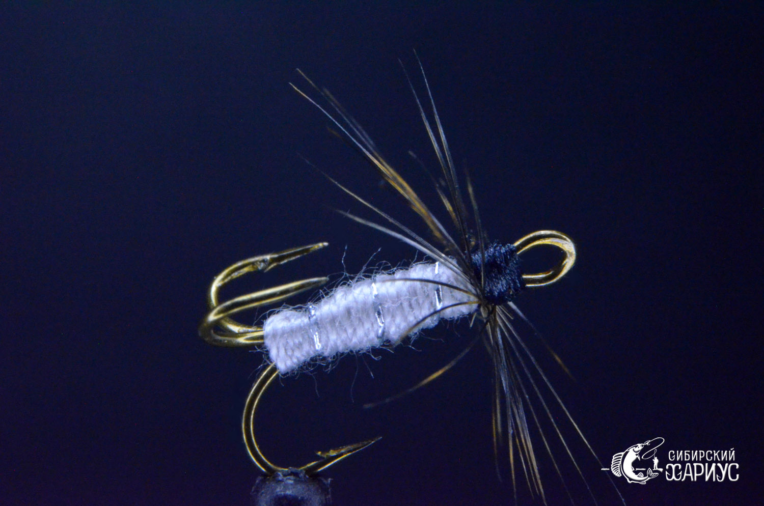 Мушка на тройнике 07