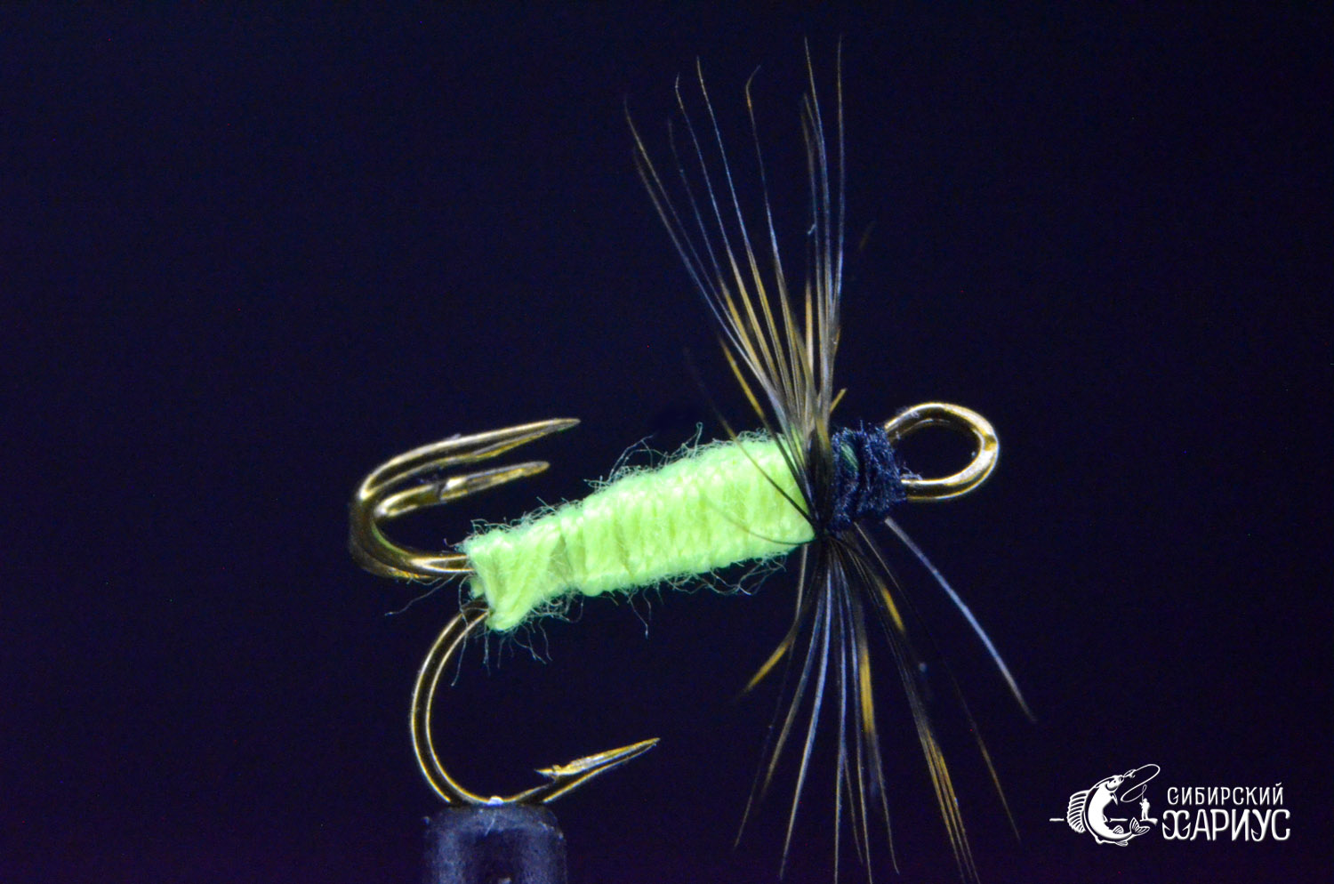 Мушка на тройнике 08