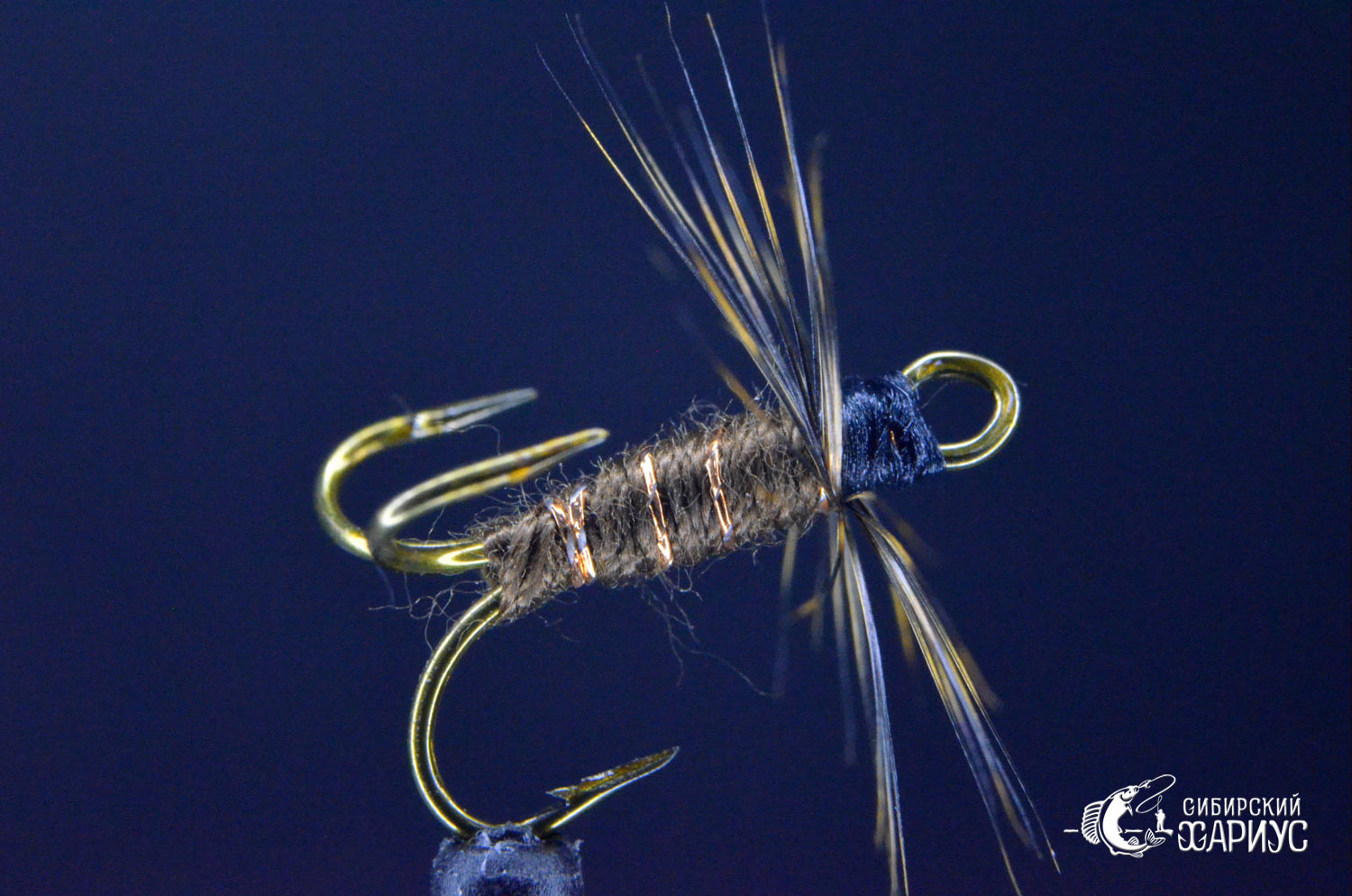 Мушка на тройнике 09